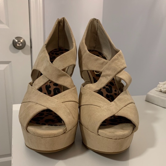 Jessica Simpson Tan Suede Open Toe Wedges - Picture 8 of 11
